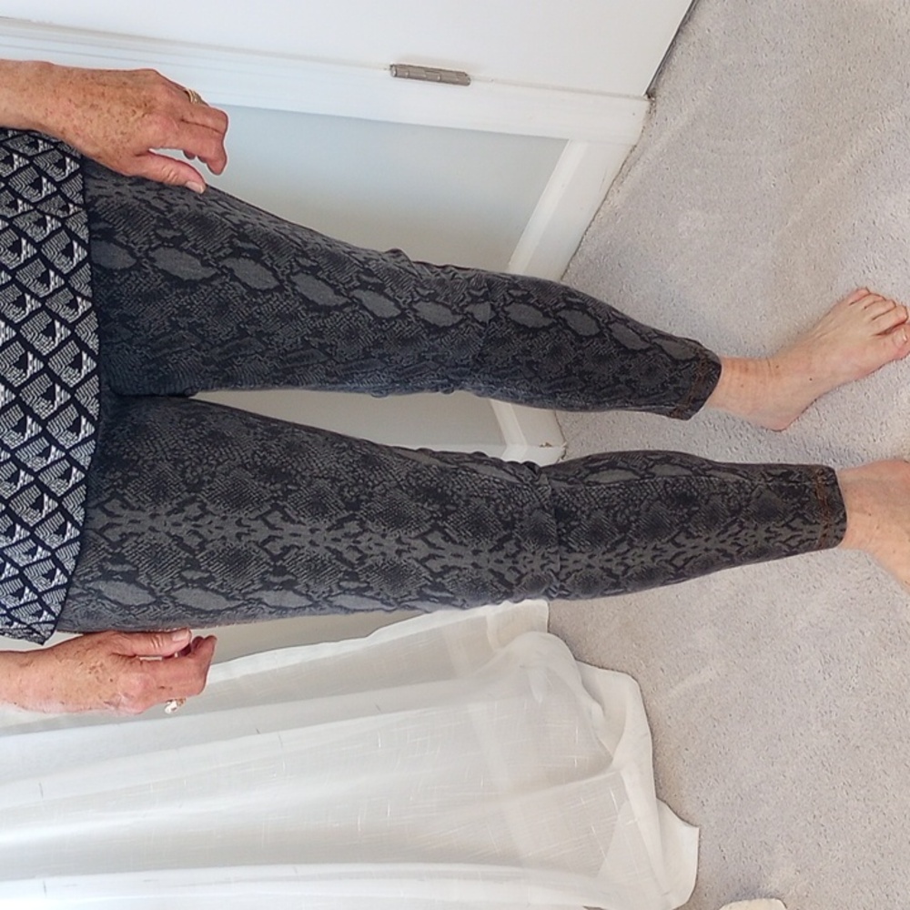 Lysse Snake Print Leggings - Picture 1 of 9